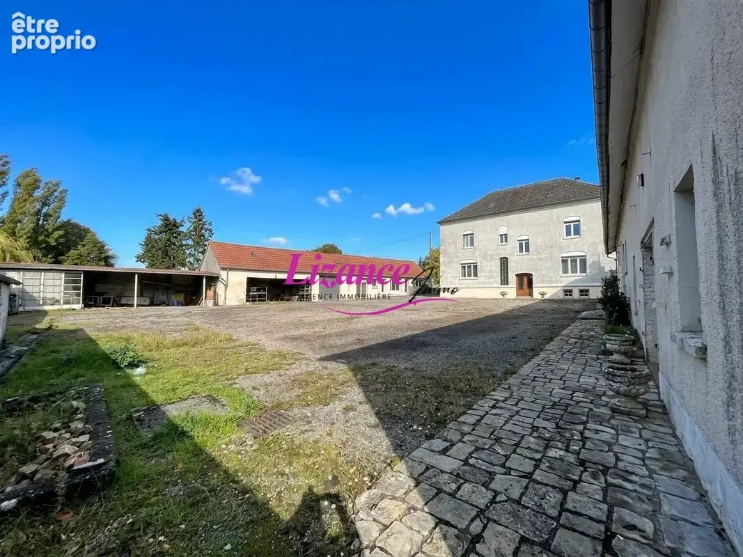 Maison 238 m² à Metz-En-Couture  - photo 2
