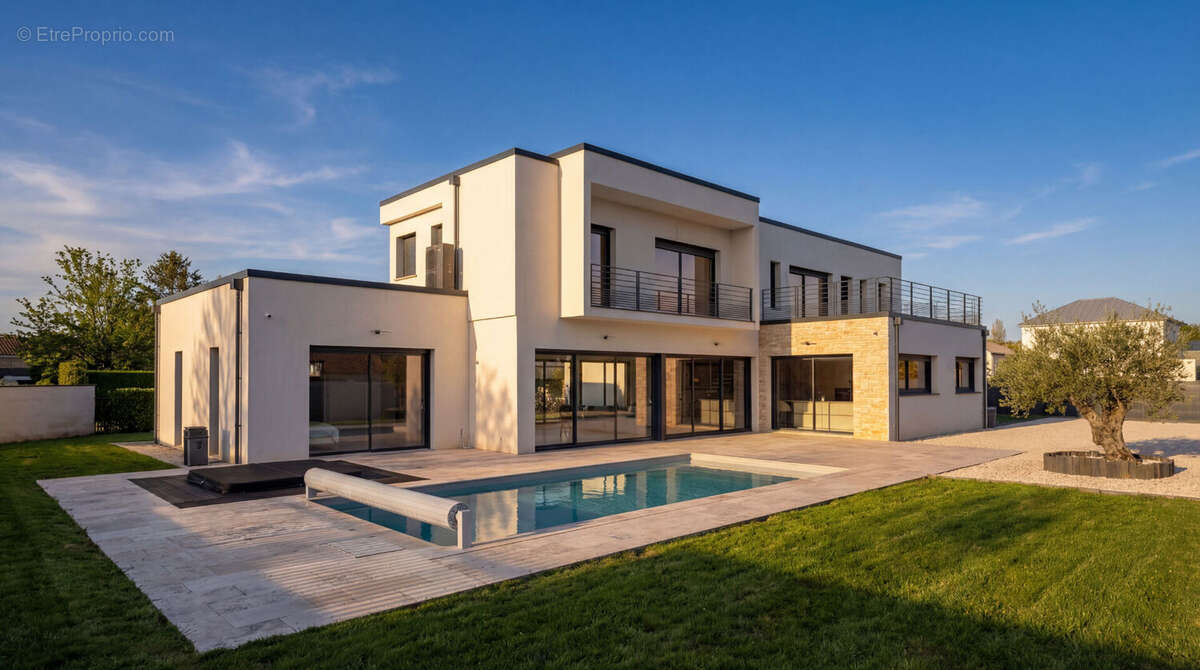 Maison à SAINT-CYR-SUR-LOIRE