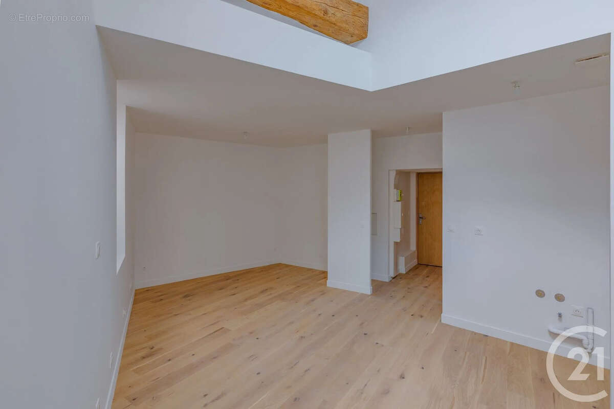Appartement à SAINT-GENIS-LAVAL