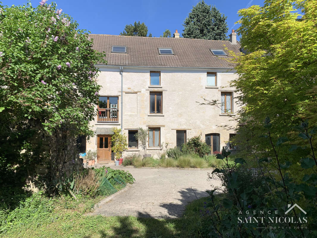 Maison à JUZIERS