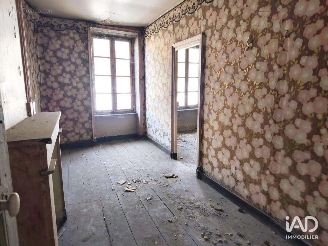 Photo 7 - Commerce à SAINT-GERMAIN-LEMBRON