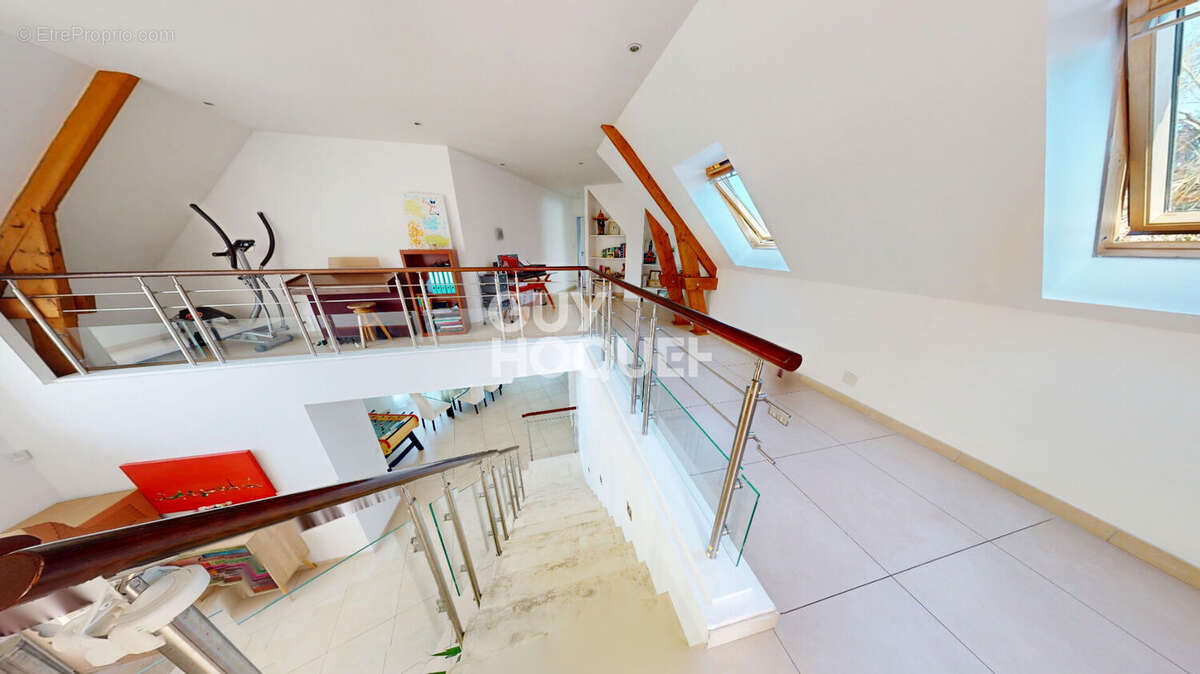 Maison à SAINT-CYR-SUR-LOIRE