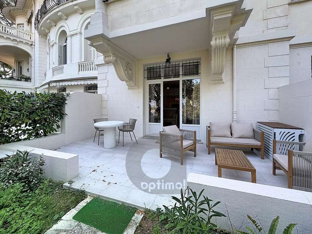 Appartement à ROQUEBRUNE-CAP-MARTIN