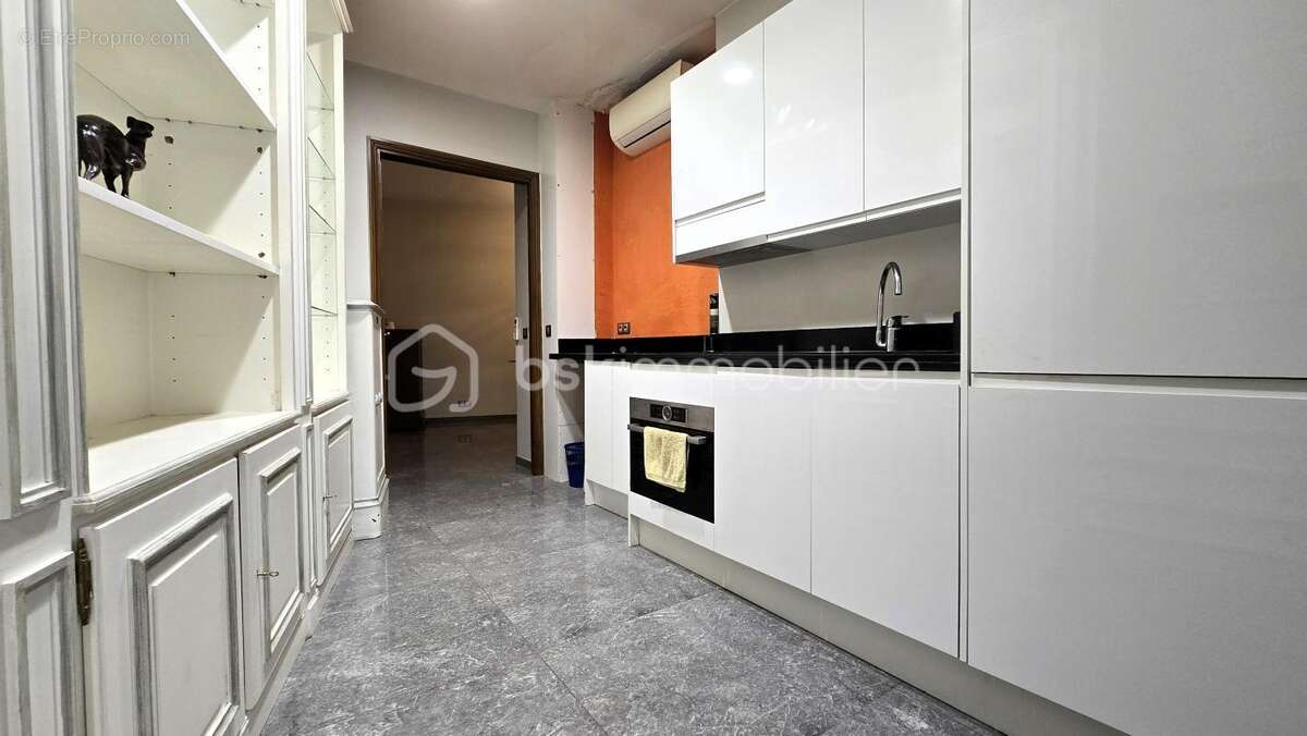 Commerce à PARIS-16E