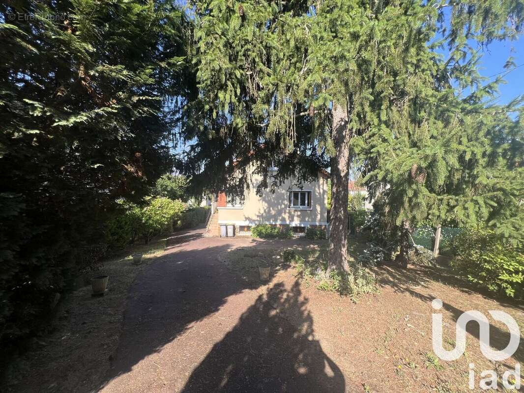 Photo 2 - Maison à SAINTRY-SUR-SEINE