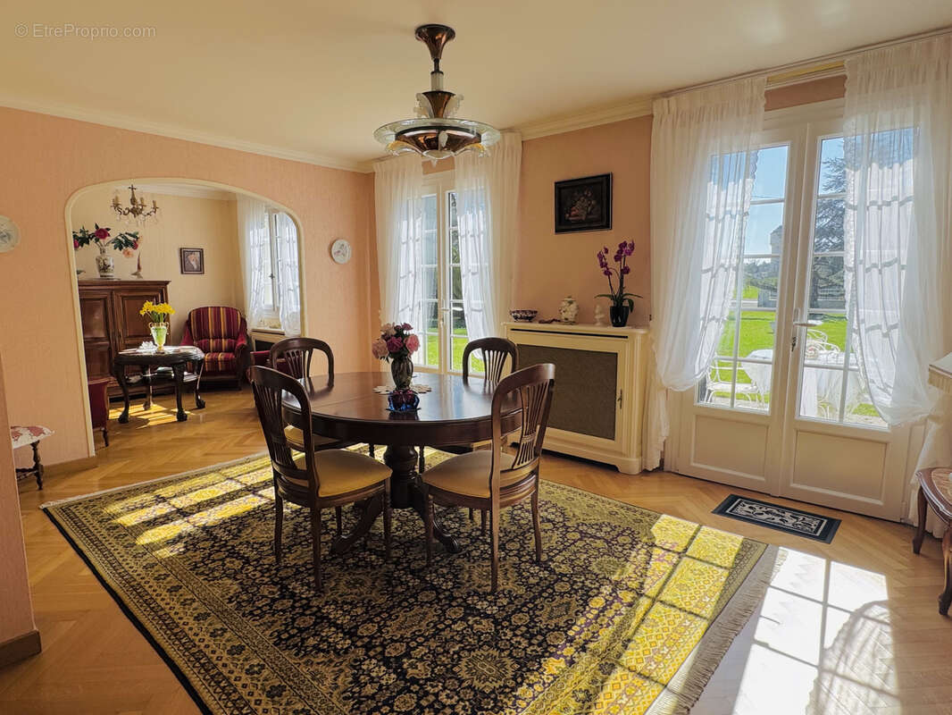 Maison à FERRIERES-EN-GATINAIS