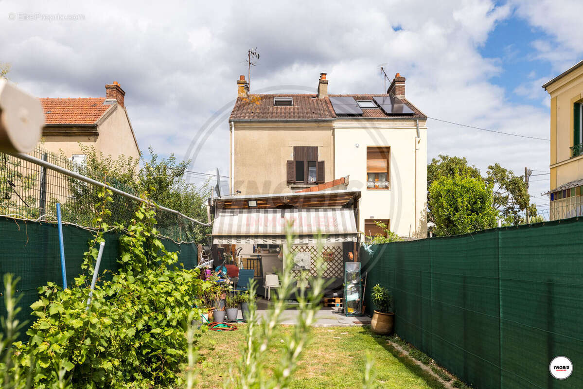 Maison à LES MUREAUX