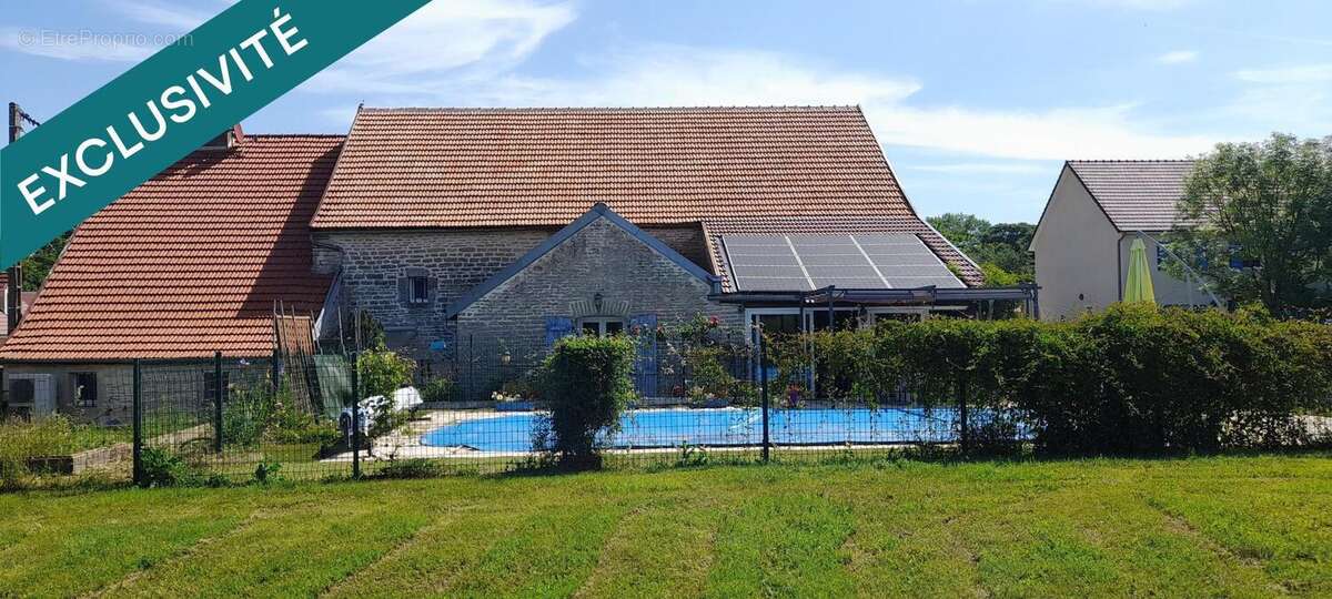 Maison 278 m² à Villecomte  - photo 2