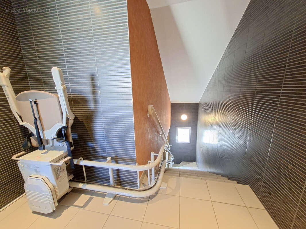Appartement duplex avec balcon et 2 places de parking - photo 9