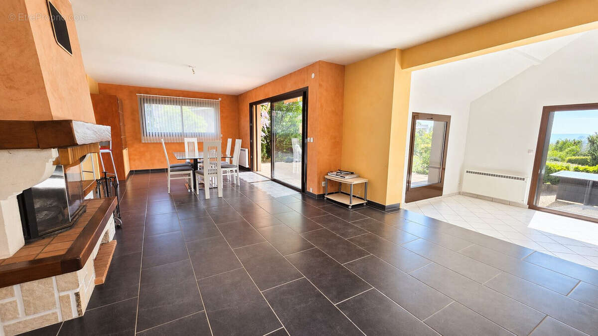 Maison 176 m² à Ballaison  - photo 4