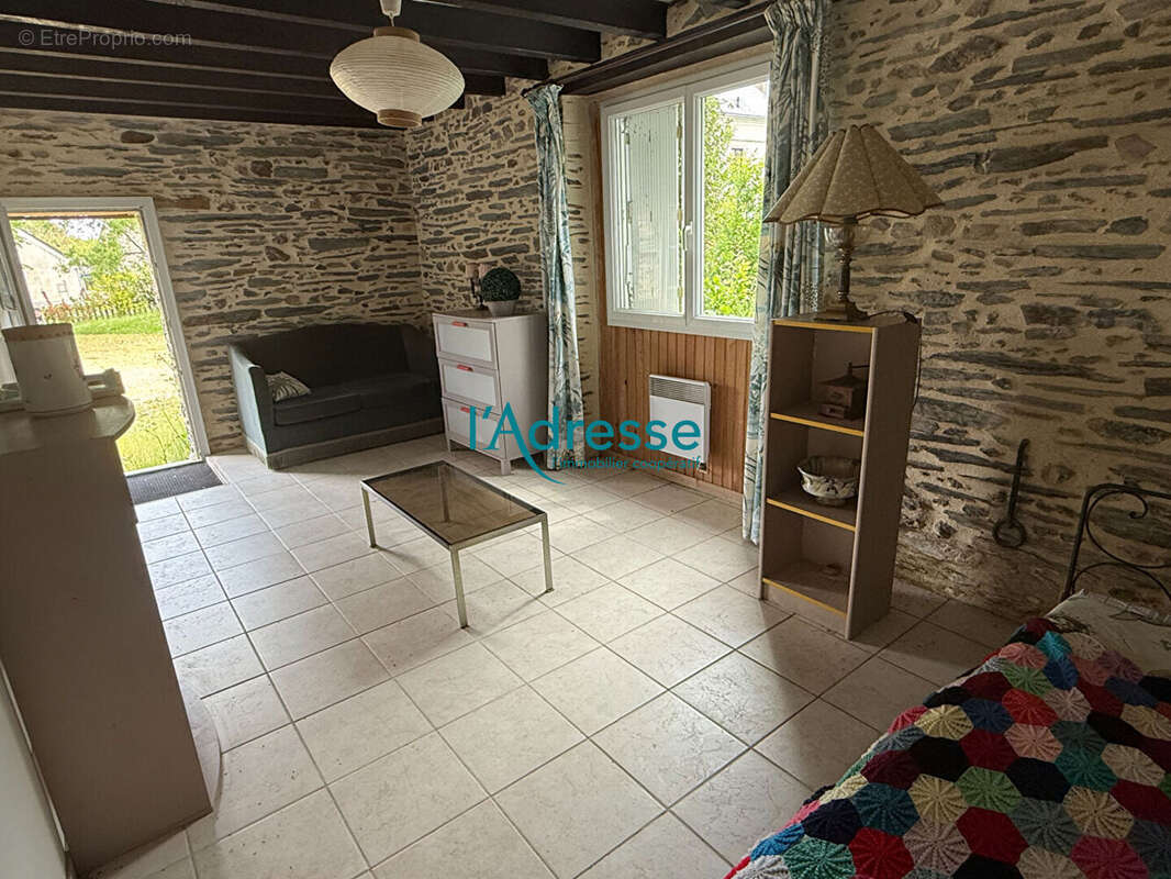 Maison à GRAND-AUVERNE