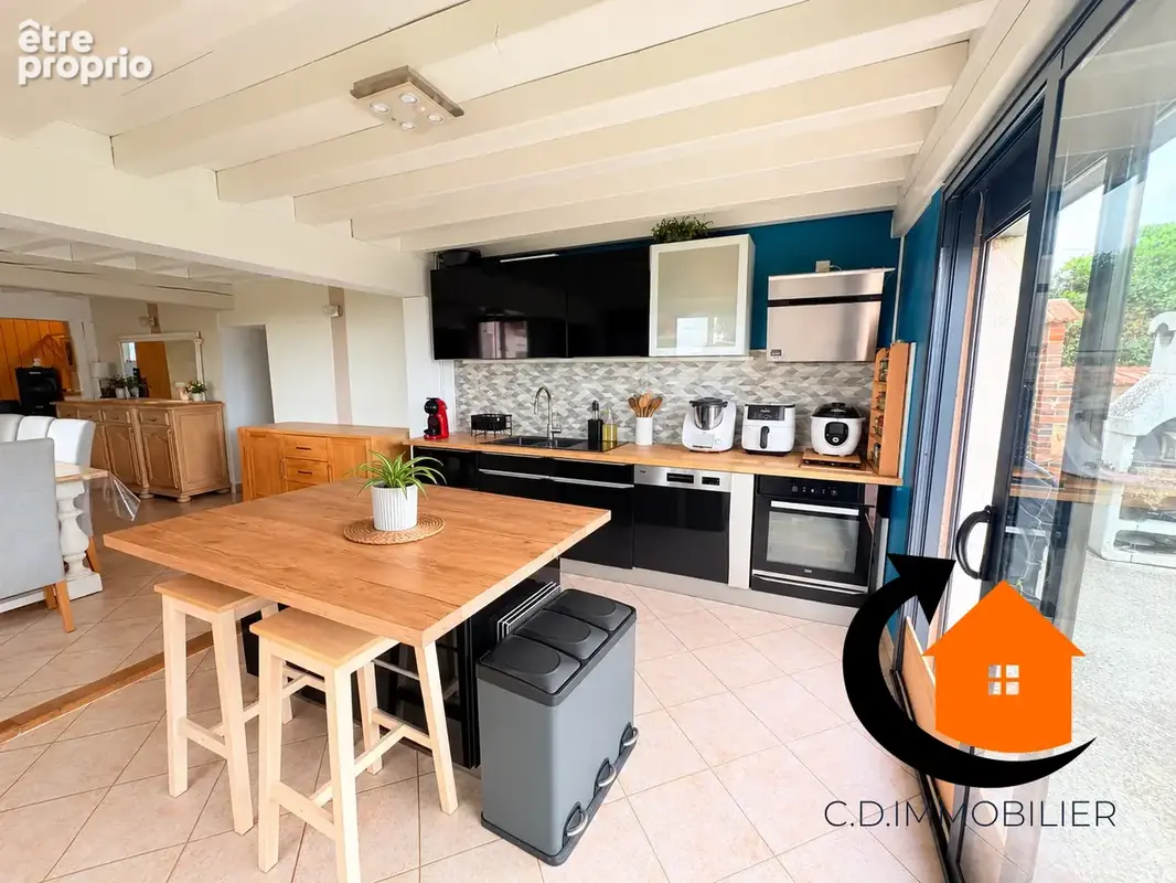 FRUNCÉ -  Magnifique longère au calme absolu, 4 chambres, dépendances sur 3 200 m2   Proche Gare - photo 6