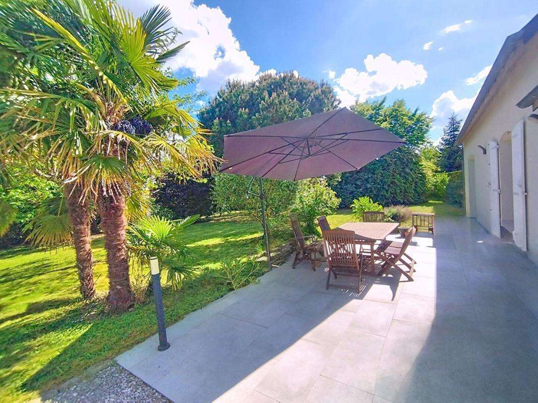 Maison à CHARENTILLY