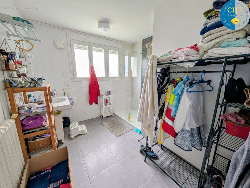 Grande maison familiale en centre-ville   guer bellevue (56380) avec cht immobilier - photo 8