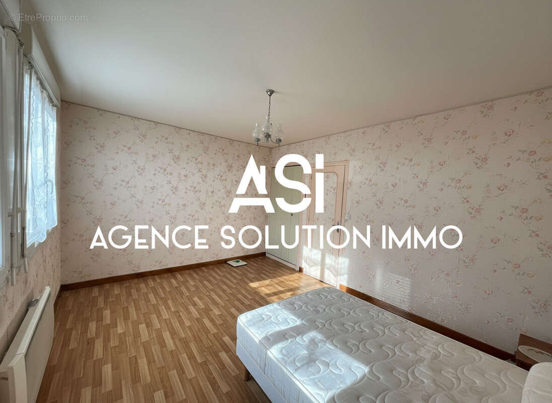 Maison à VILLAINES-LA-JUHEL