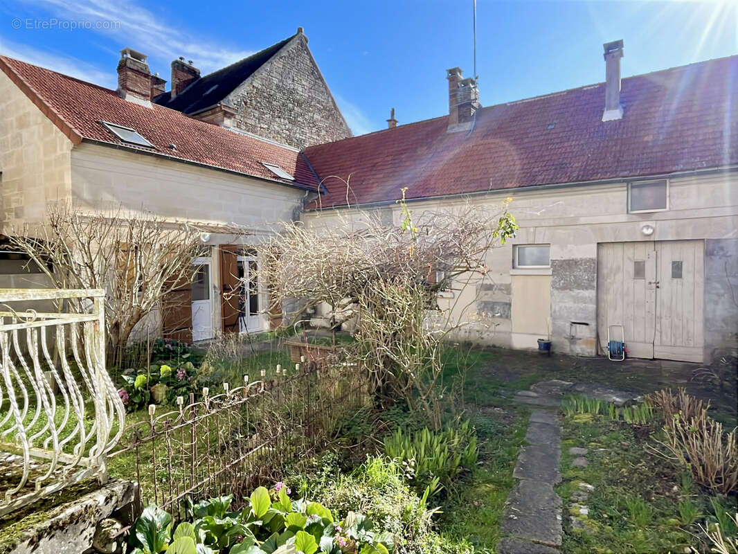 Maison à LIANCOURT