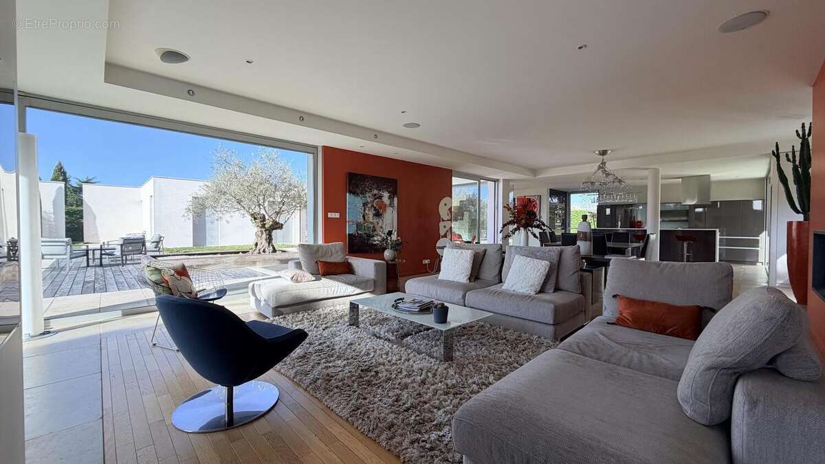 Photo 7 - Maison à LA TOUR-DE-SALVAGNY