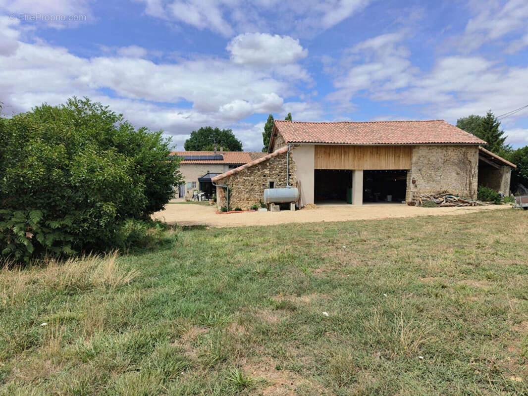 Maison à SAINT-COUTANT