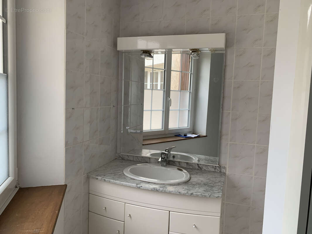 Maison à NAZELLES-NEGRON