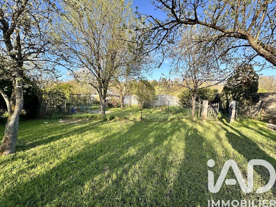 Photo 1 - Terrain à LE CHATELET-SUR-SORMONNE