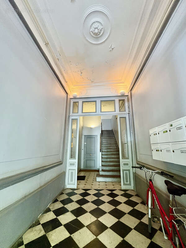 Appartement à MARSEILLE-1E