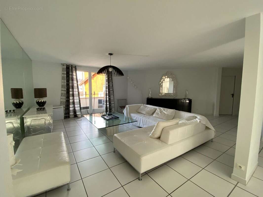 Appartement à VEYRIER-DU-LAC