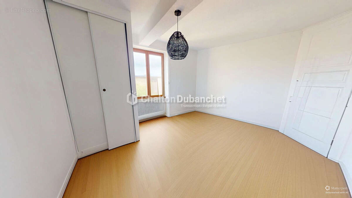 Appartement à CHARLIEU