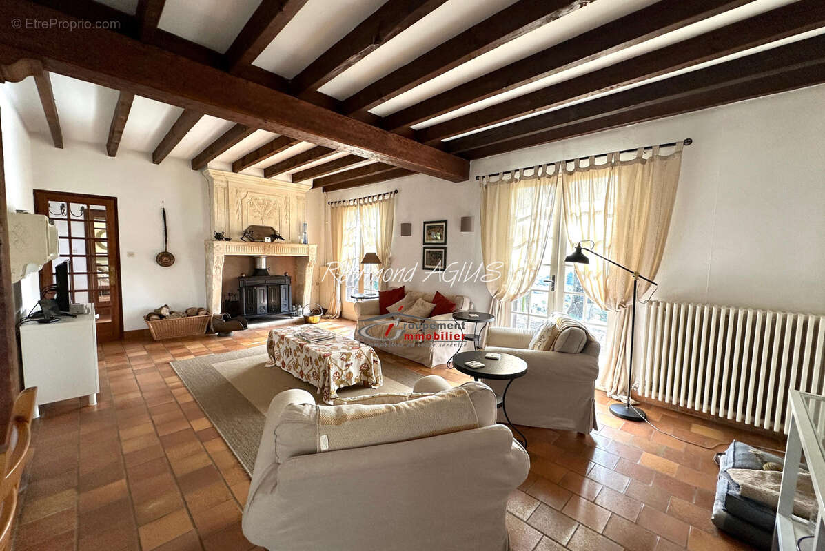 Maison à VELINES