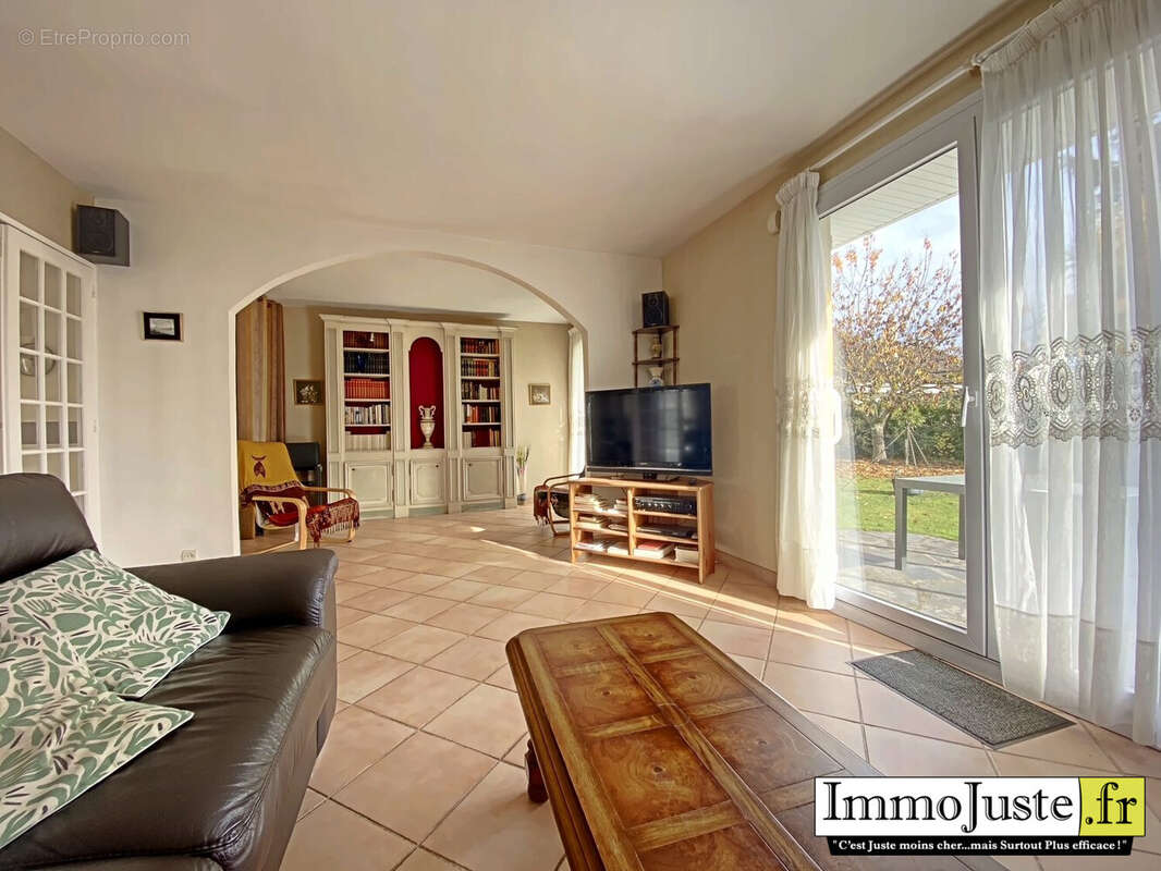 Maison à LES ESSARTS-LE-ROI