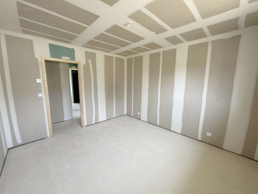 Maison à PAREMPUYRE