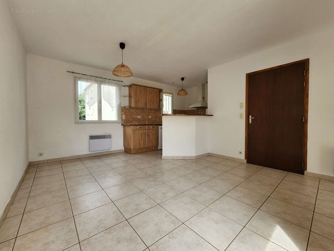 Perpignan sud: appartement t2 avec parking et terrasse - photo 4