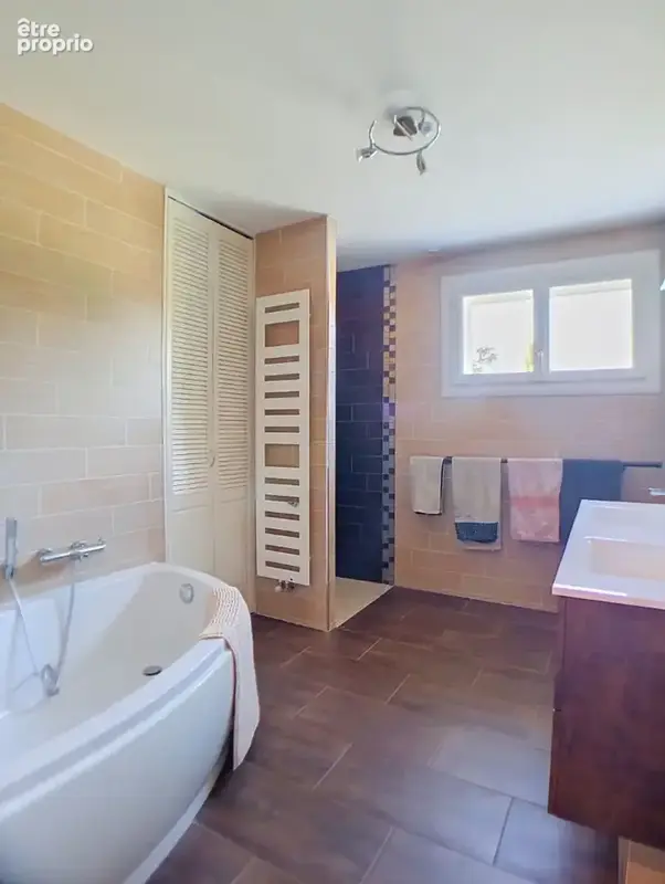 Maison Montbert 7 pièce(s) 174 m2 - photo 10