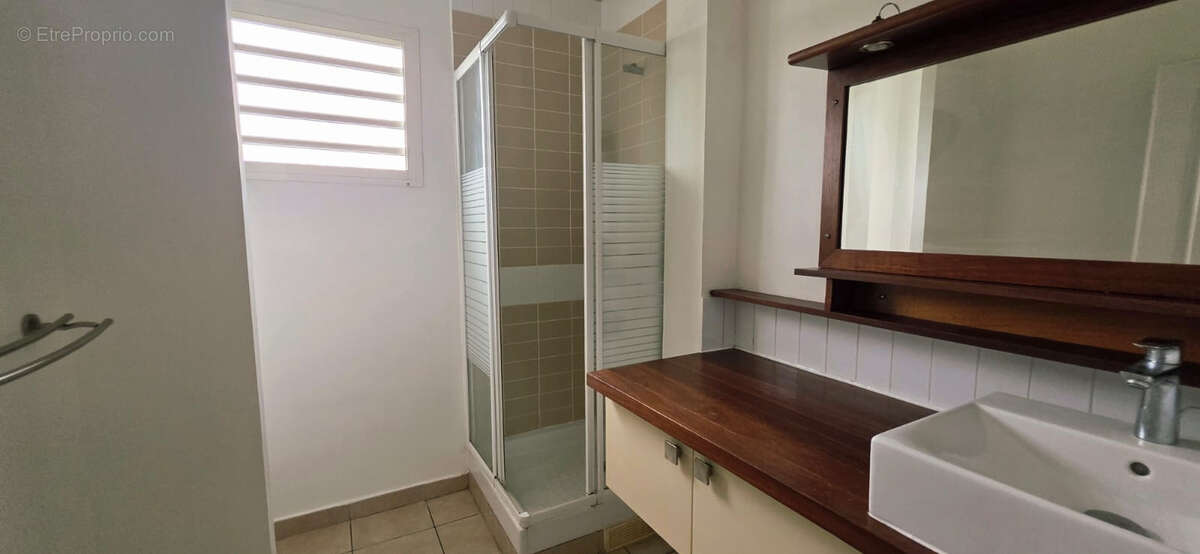 Appartement à BAIE-MAHAULT