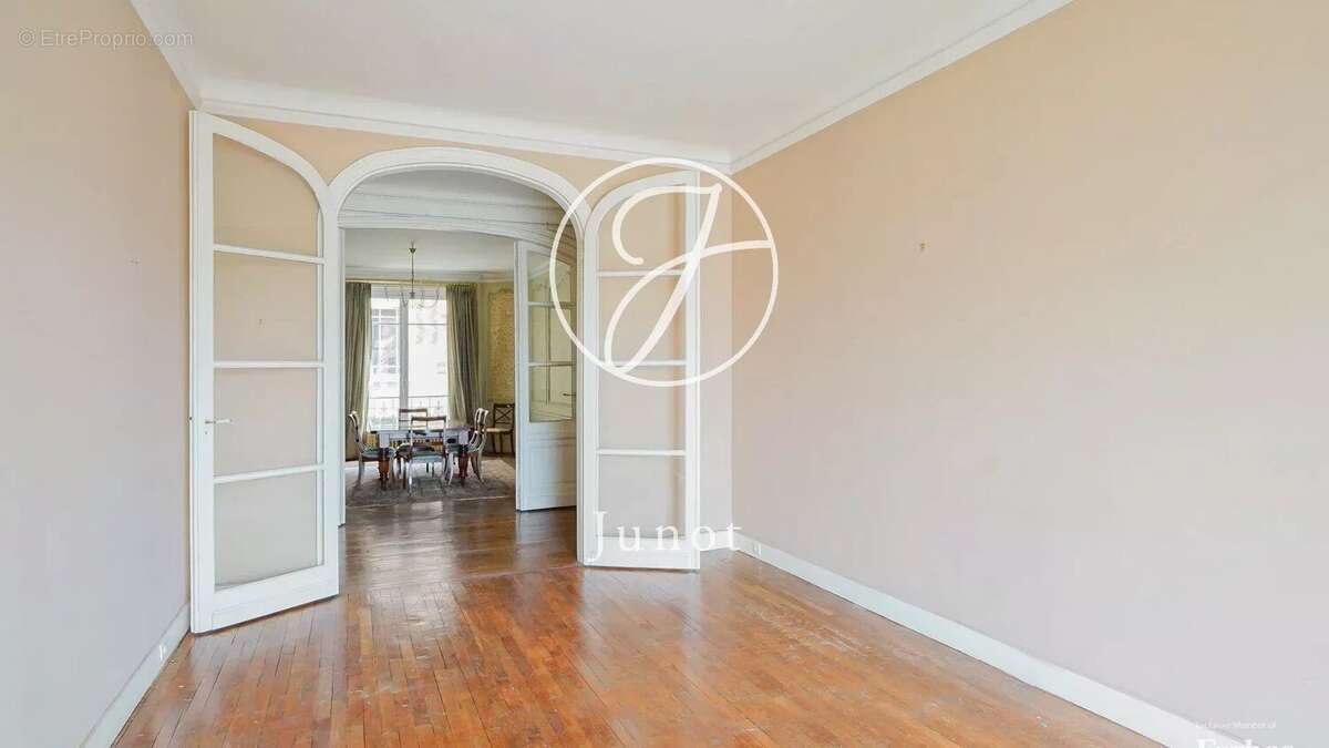 Appartement à PARIS-6E