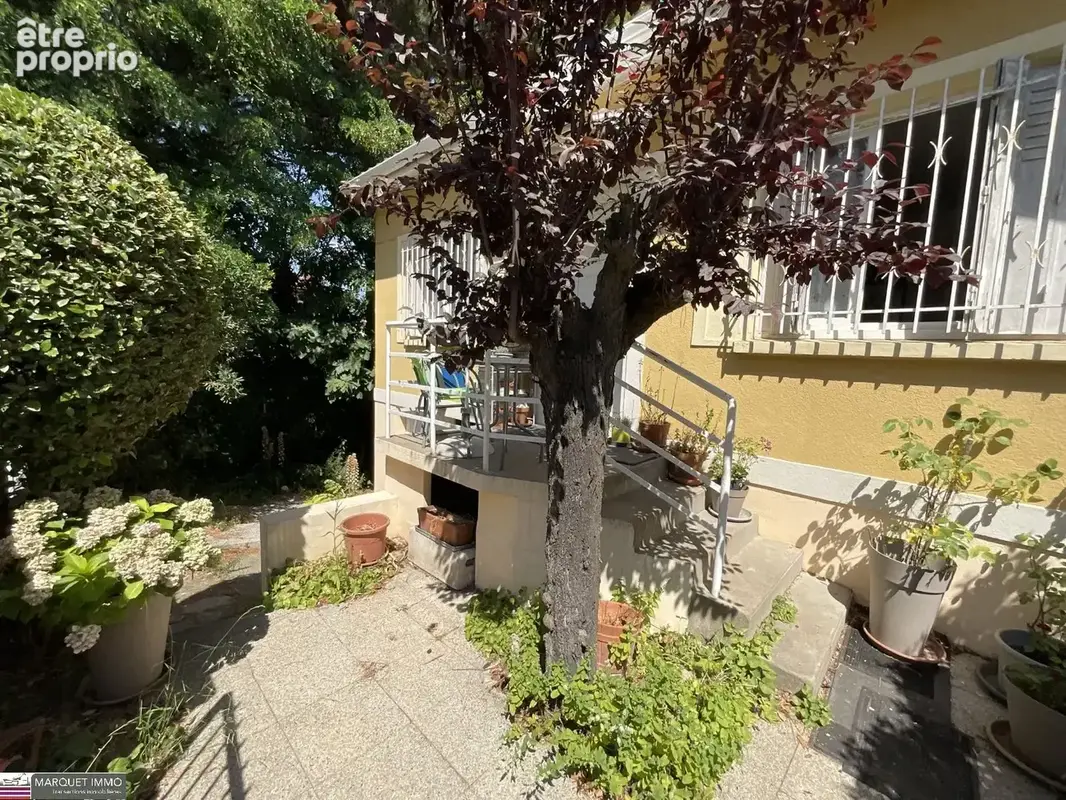 Une opportunité rare sur Béziers - Font-Neuve !!! Cette agréable villa T3 de plain-pied offrant 59 m² habitables, construite en  - photo 2