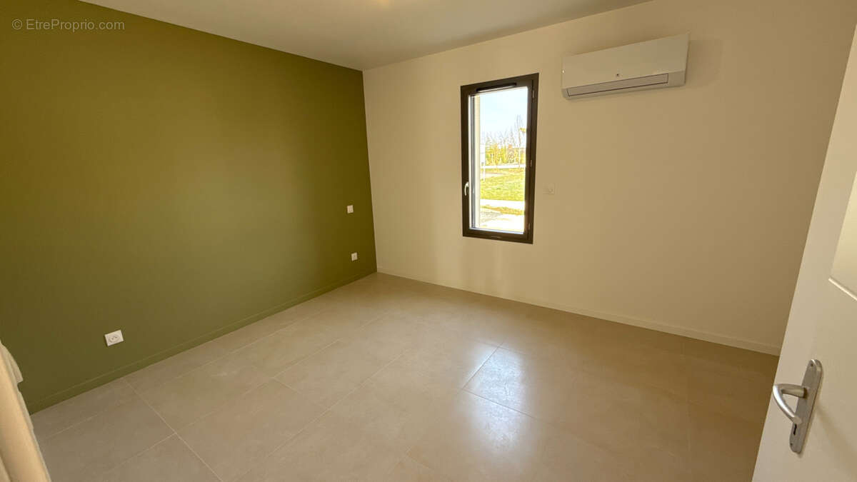 Maison à SALIGNAC-EYVIGUES