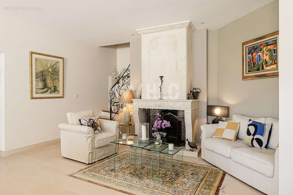 Maison 204 m² à Valbonne  - photo 8