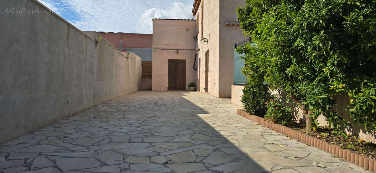 Appartement à VILLENEUVE-LOUBET