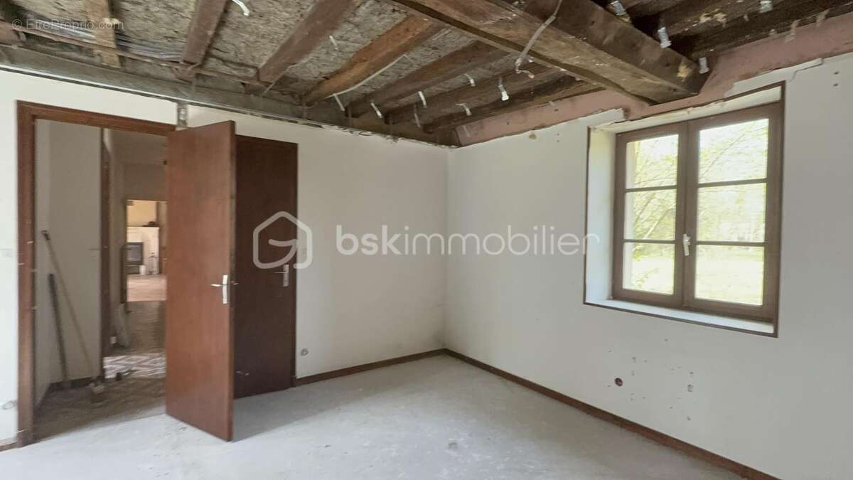 Grande longère avec dépendances sur parcelle de 4700 m² – Nogent-le-Bernard (35 min du Mans) - photo 9
