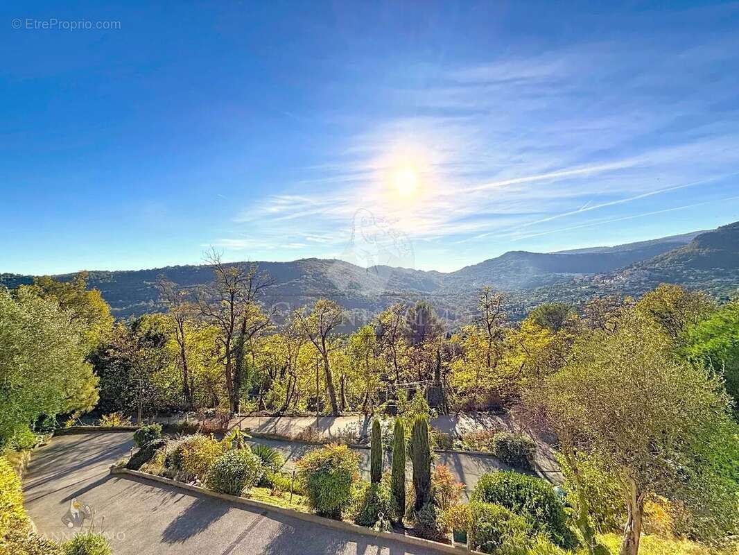 Maison à TOURRETTES-SUR-LOUP