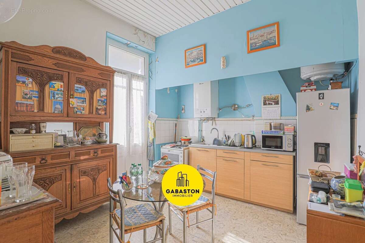 Appartement à MARSEILLE-6E