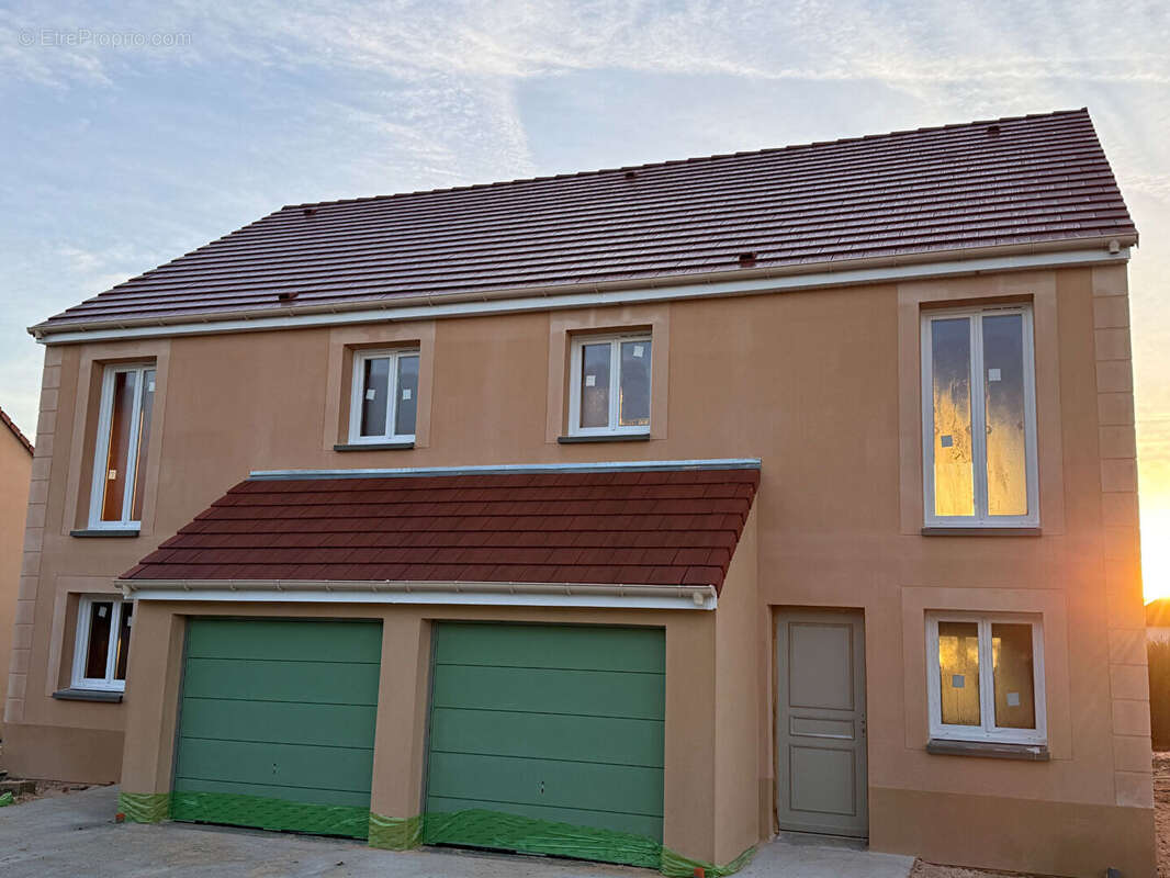 Maison à VERT-LE-GRAND