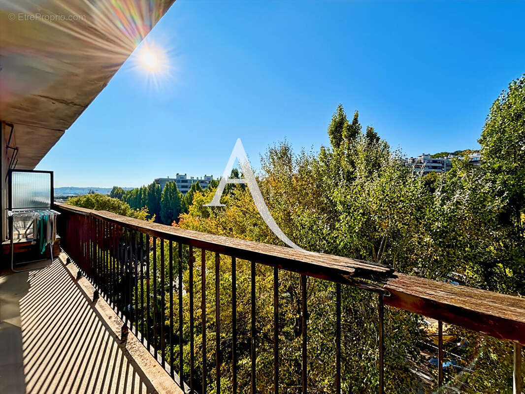 Appartement à FONTENAY-LE-FLEURY