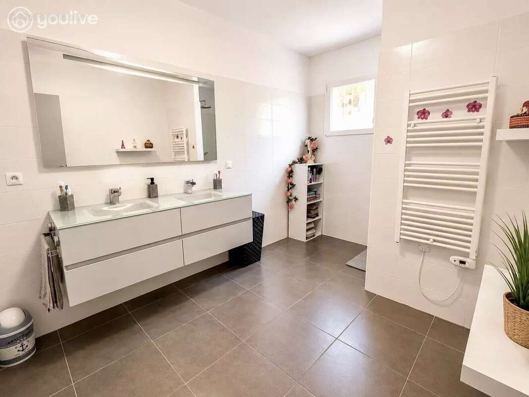 TRAVO – Belle villa T5 de 114 m² avec vue mer et montagne - photo 14
