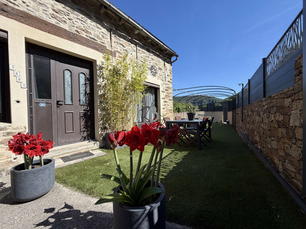 Maison à CALMONT