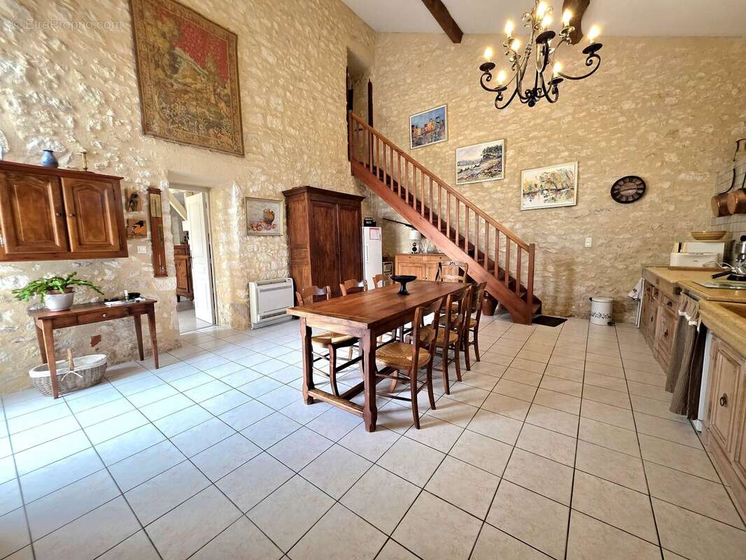 Appartement à RAZAC-DE-SAUSSIGNAC