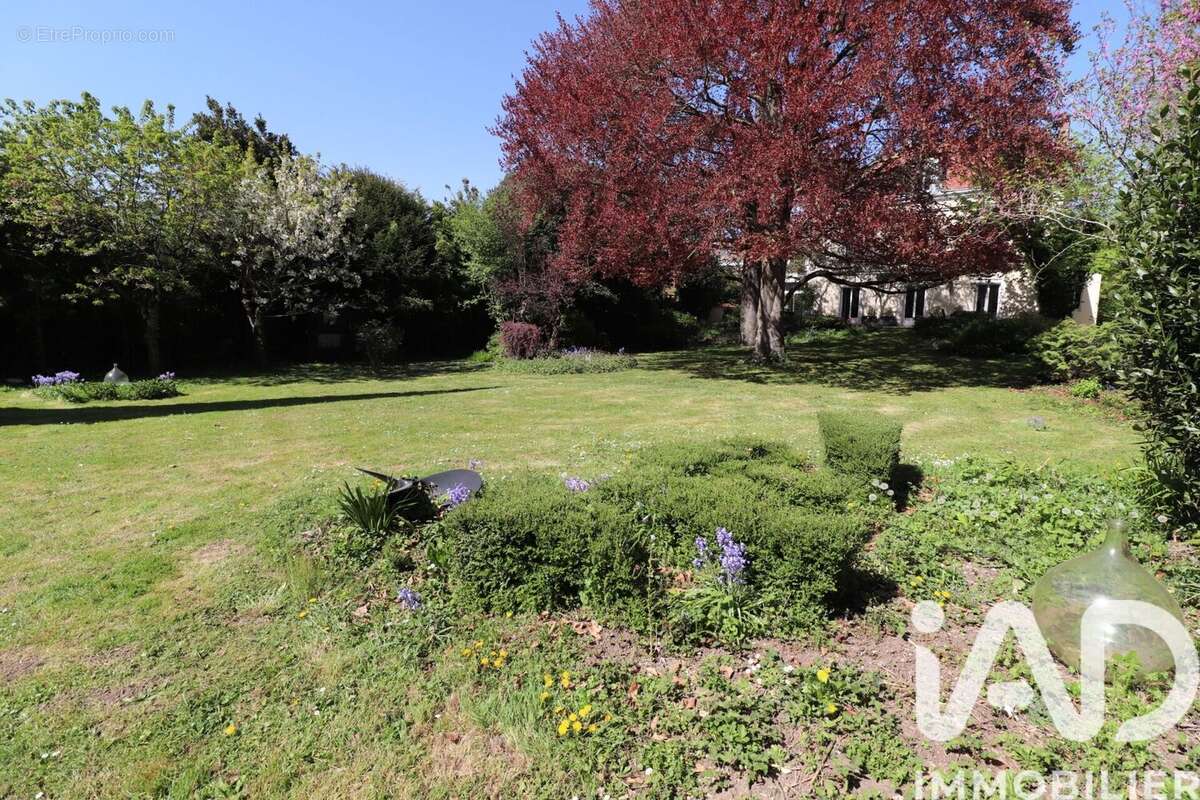 Maison 305 m² à Montereau-Fault-Yonne  - photo 5