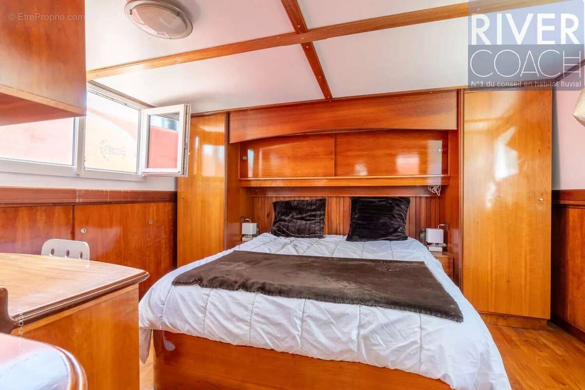 Péniche à vendre à Asnières-sur-Seine dans un port sécurisé - photo 11