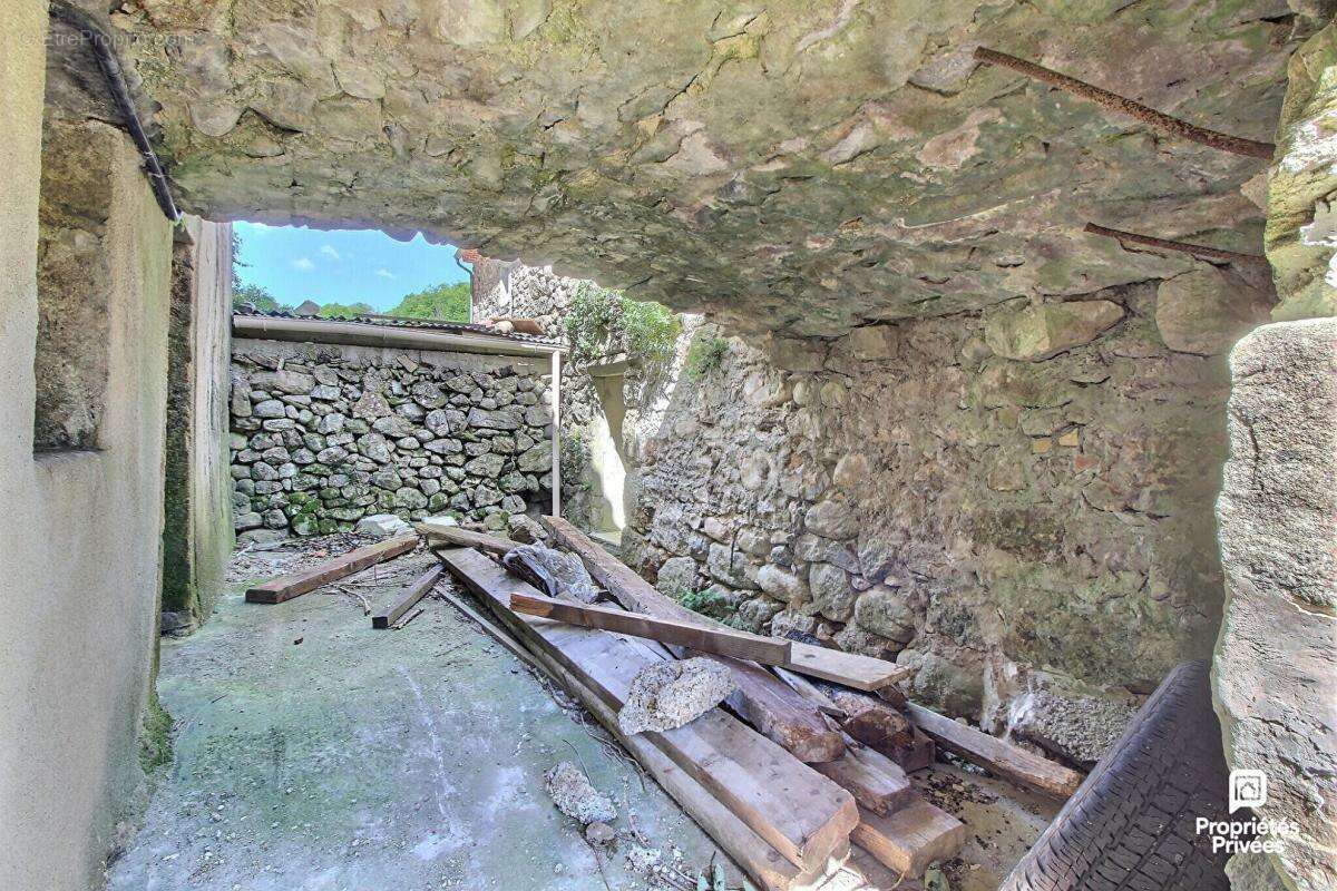 Maisons à rénover de 244 m2 sur Barnas - photo 11
