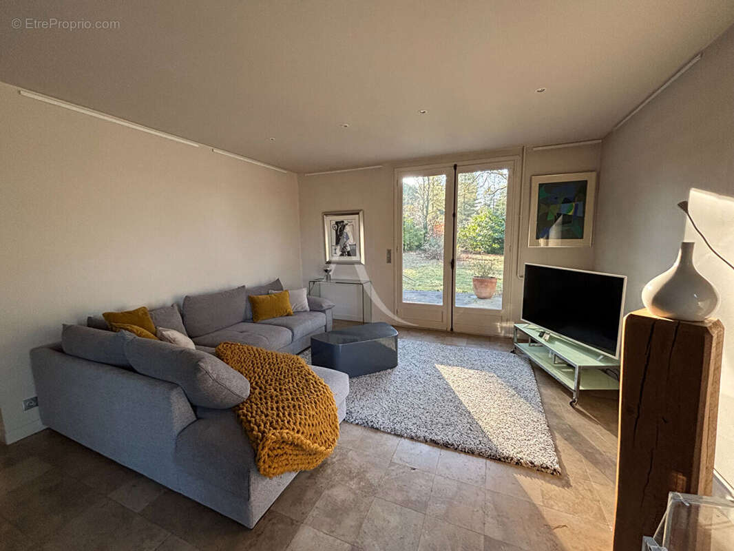 Maison à YVOY-LE-MARRON